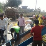 Procurement of produce is in progress at a market yard. (Photo courtesy MAHAPFC)
