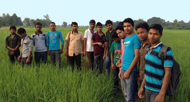 Young, educated professionals from villages of Uttar Dinajpur in West Bengal are turning to their roots, reviving ecofriendly farming (Photo by Moushumi Basu)