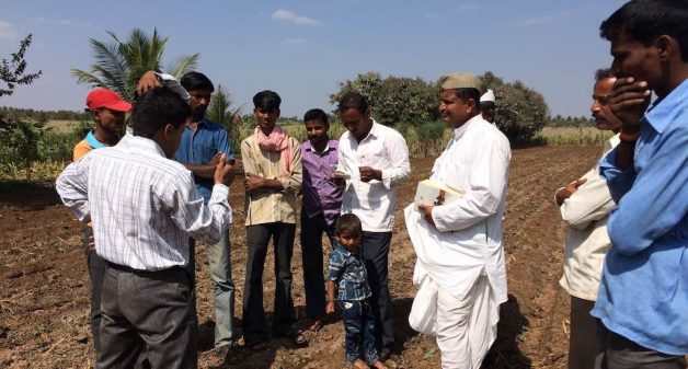Providing farmers with latest technical information is essential to raise productivity and earnings (Photo by Ashlesha Khadse)